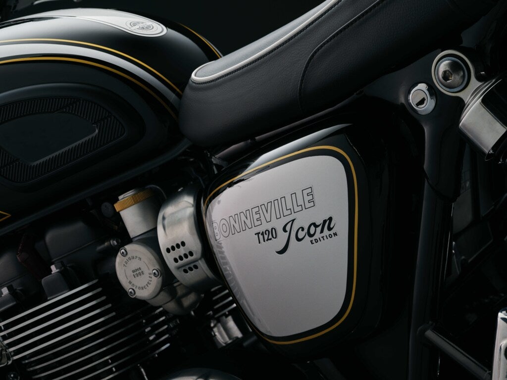 Bonneville T120